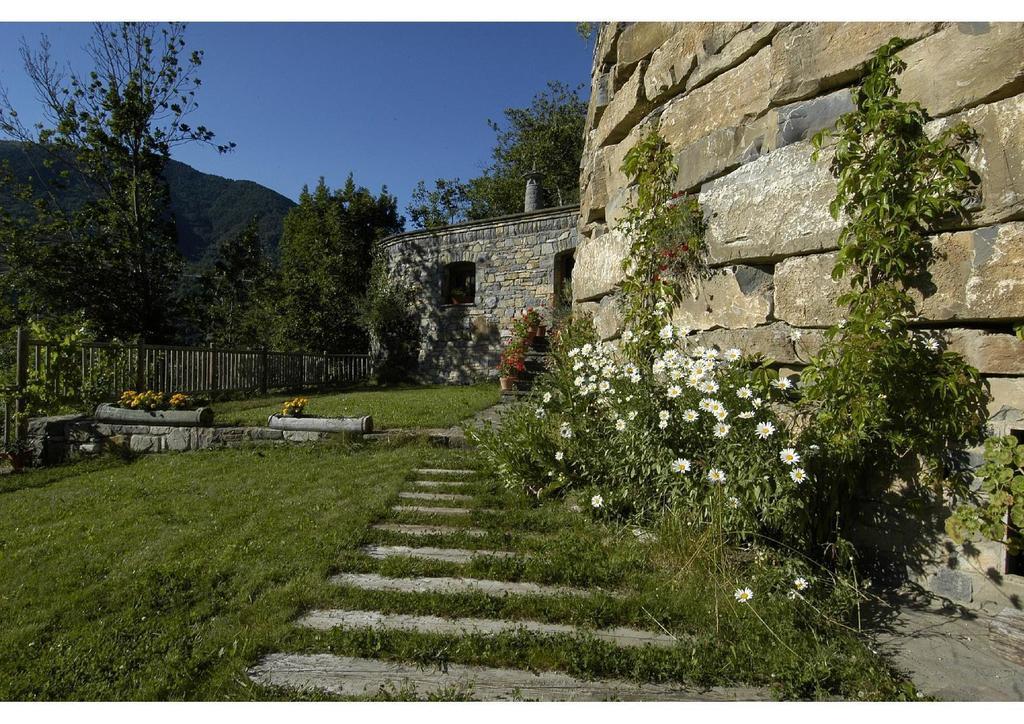 Hotel Rural El Porton De Murillo Broto Εξωτερικό φωτογραφία